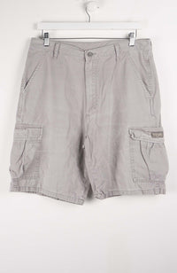 VINTAGE WRANGLER CARGO SHORTS W34