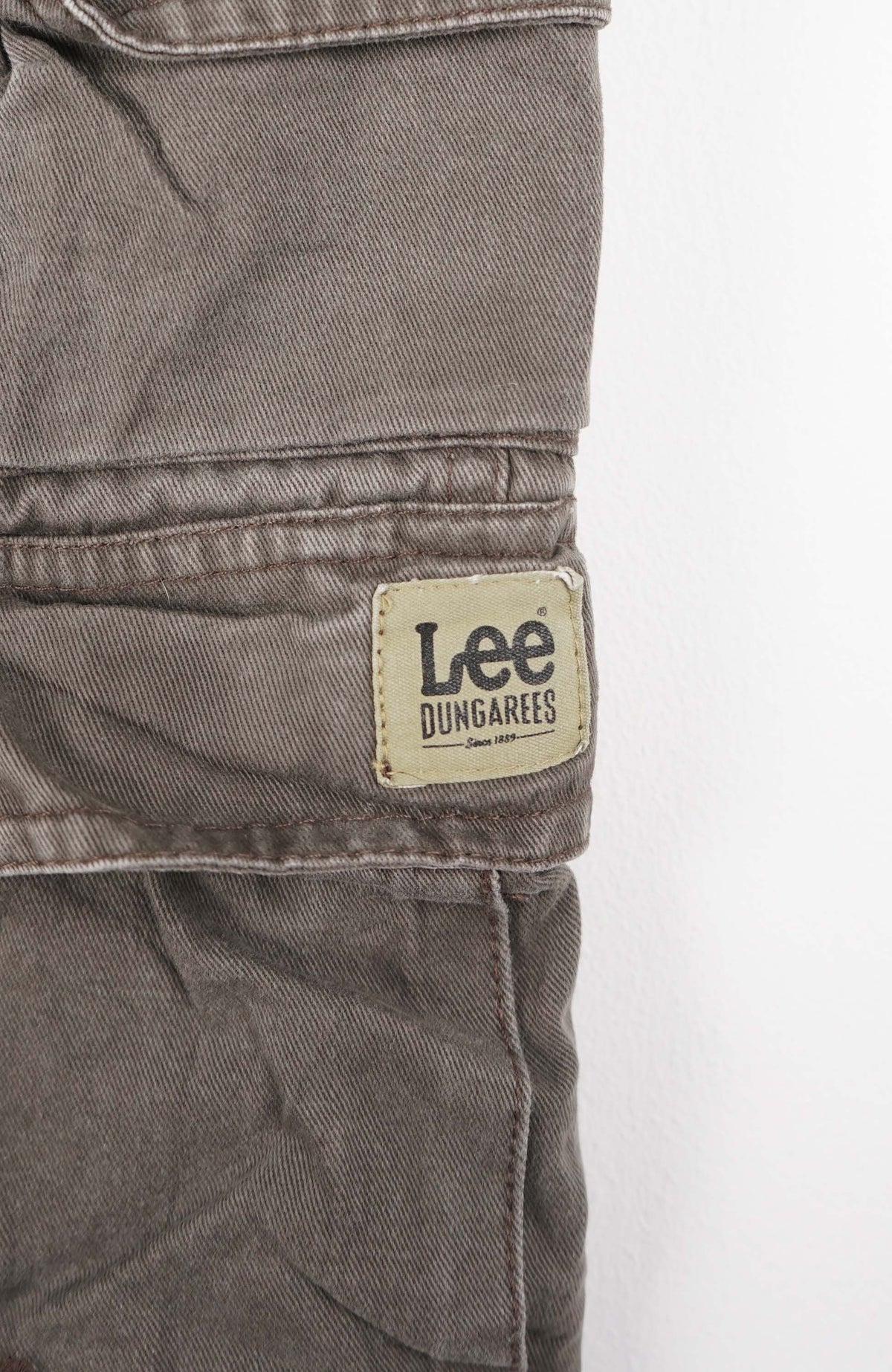 VINTAGE LEE DUNGAREES CARGO SHORTS W34