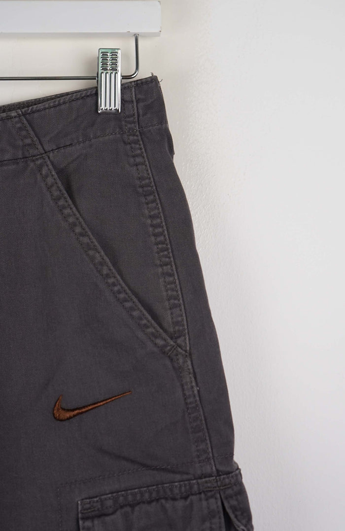 VINTAGE REWORK CARGO SHORTS W28