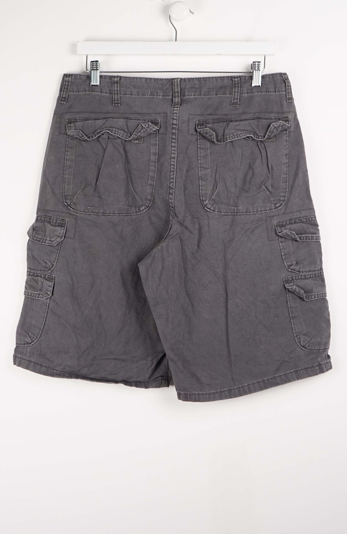 VINTAGE WRANGLER CARGO SHORTS W30