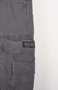 VINTAGE WRANGLER CARGO SHORTS W36
