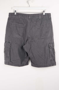 VINTAGE WRANGLER CARGO SHORTS W36