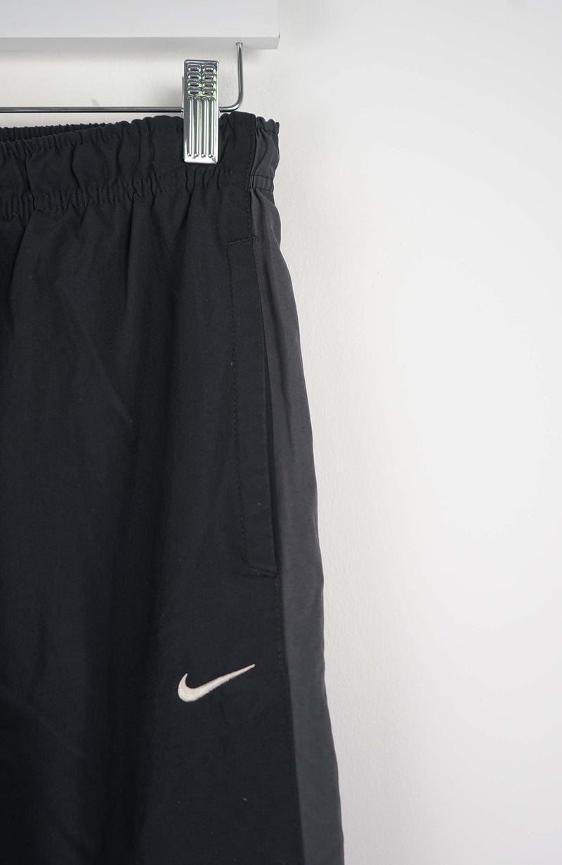 VINTAGE NIKE TRACK PANTS (S)