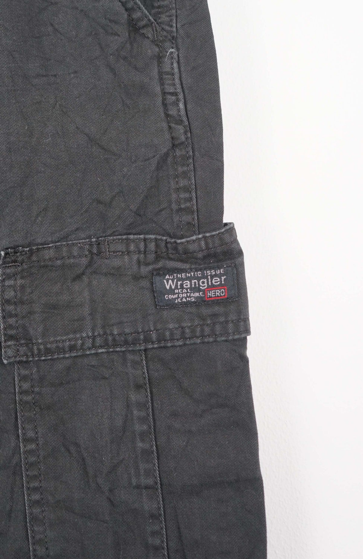 VINTAGE WRANGLER CARGO SHORTS W32