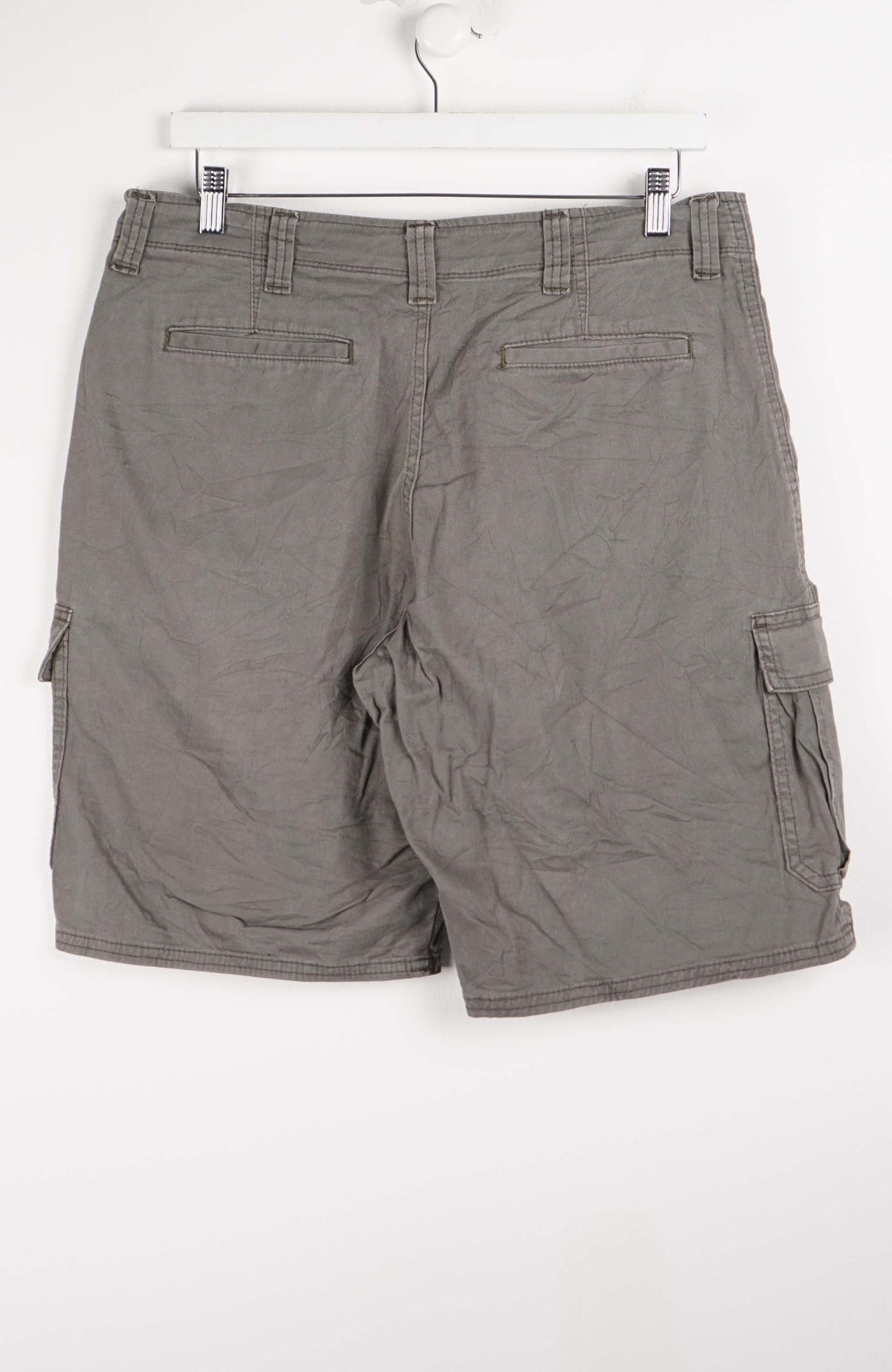 VINTAGE WRANGLER CARGO SHORTS W34