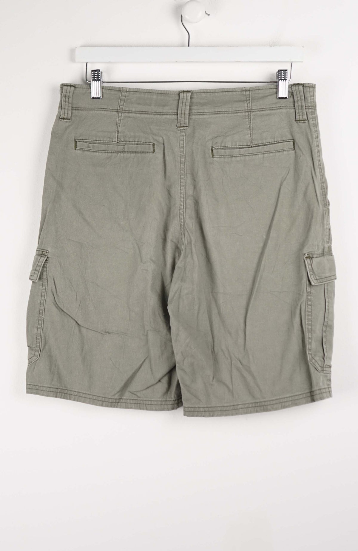 VINTAGE WRANGLER CARGO SHORTS W34