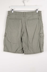 VINTAGE WRANGLER CARGO SHORTS W34