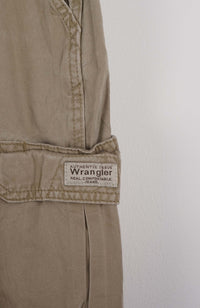 VINTAGE WRANGLER CARGO SHORTS W34