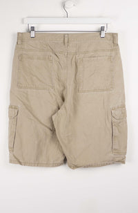 VINTAGE WRANGLER CARGO SHORTS W34