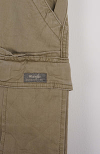VINTAGE WRANGLER CARGO SHORTS W32