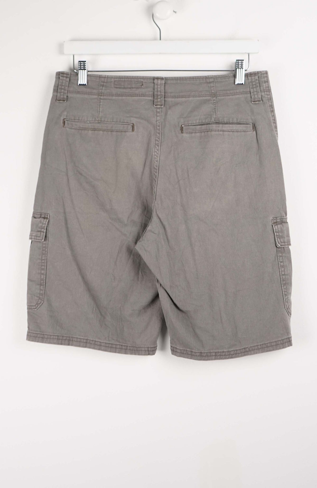 VINTAGE WRANGLER CARGO SHORTS W32
