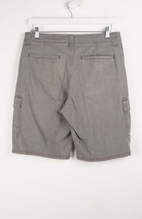 VINTAGE WRANGLER CARGO SHORTS W32