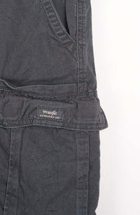 VINTAGE WRANGLER CARGO SHORTS W36