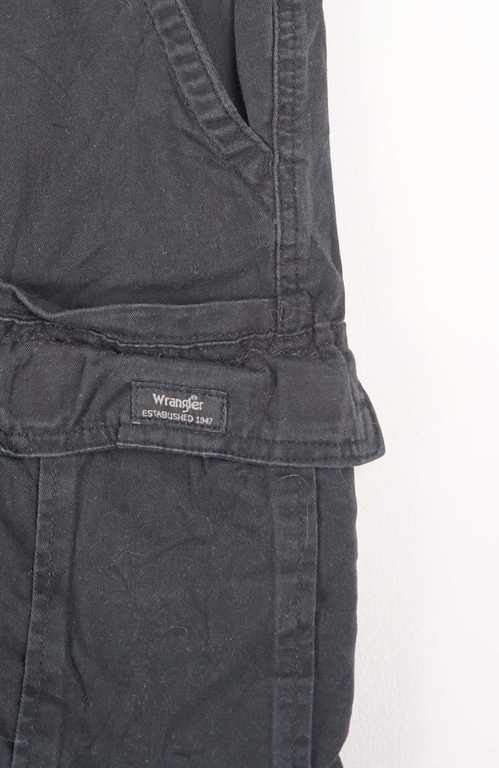 VINTAGE WRANGLER CARGO SHORTS W36