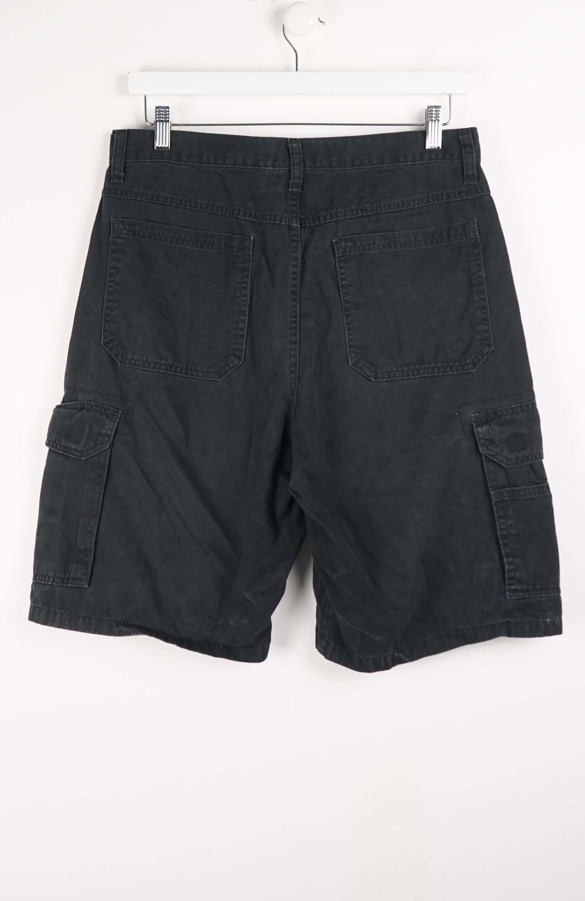 VINTAGE WRANGLER CARGO SHORTS W33