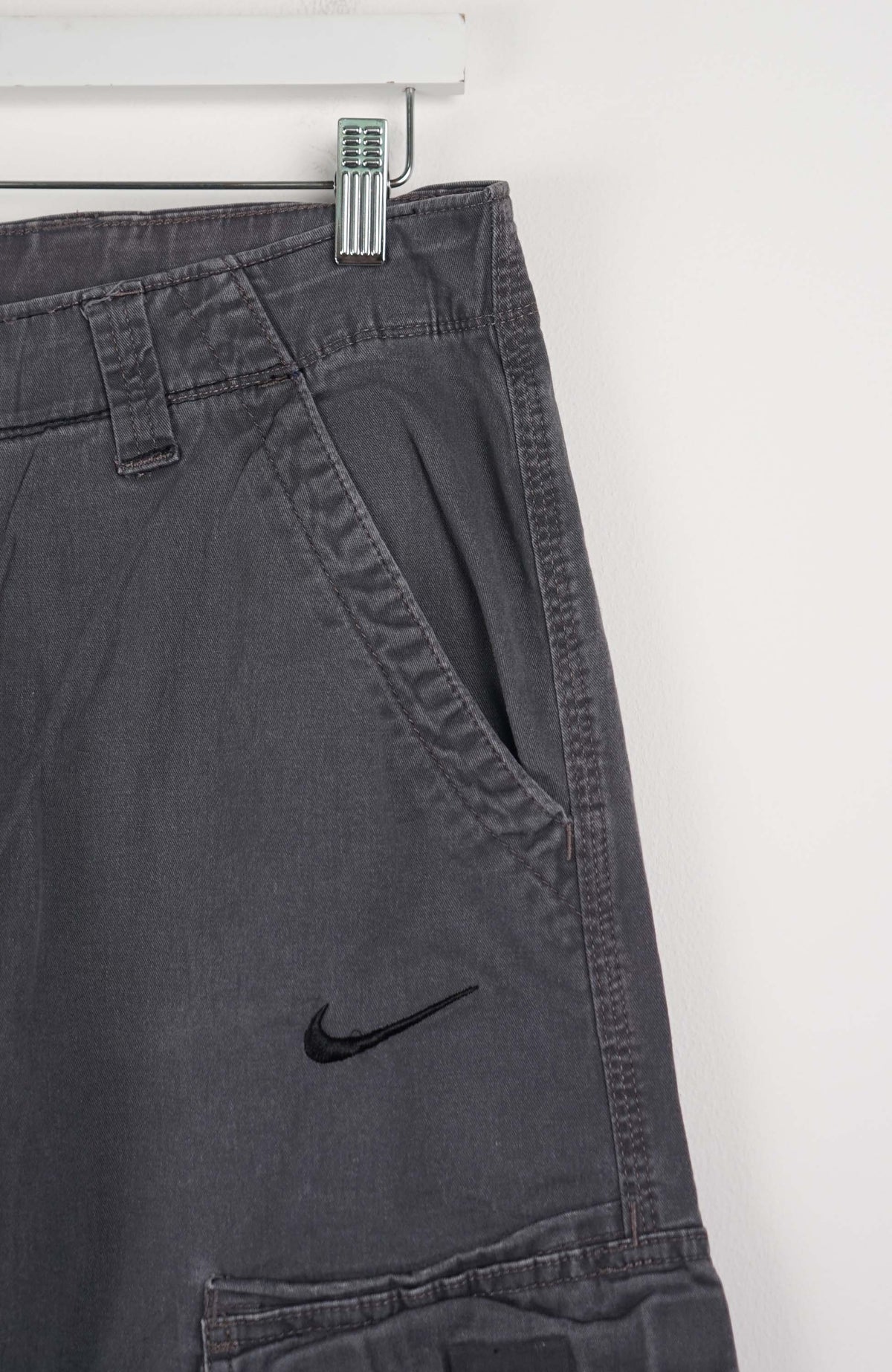 VINTAGE REWORK CARGO CAPRI SHORTS W34