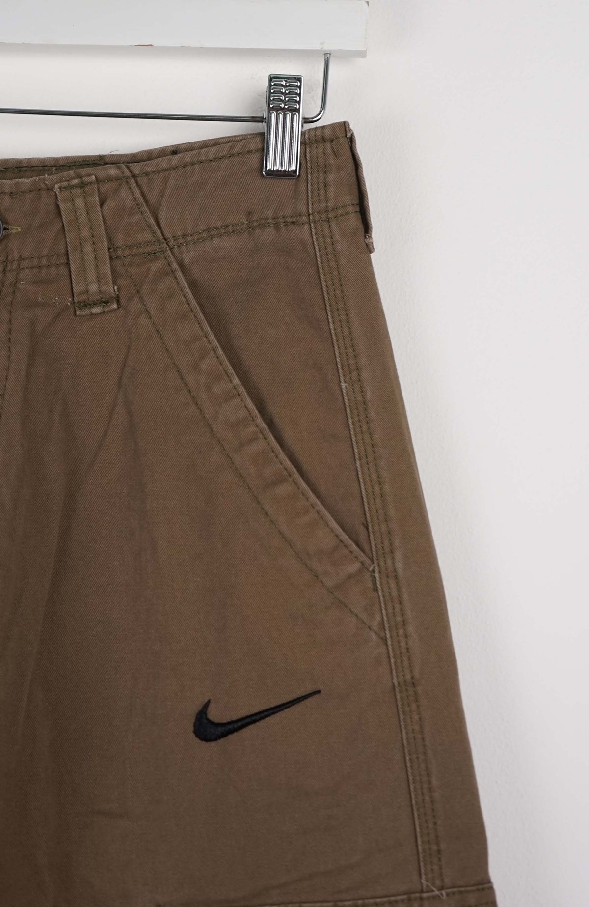 VINTAGE REWORK CARGO CAPRI SHORTS W29