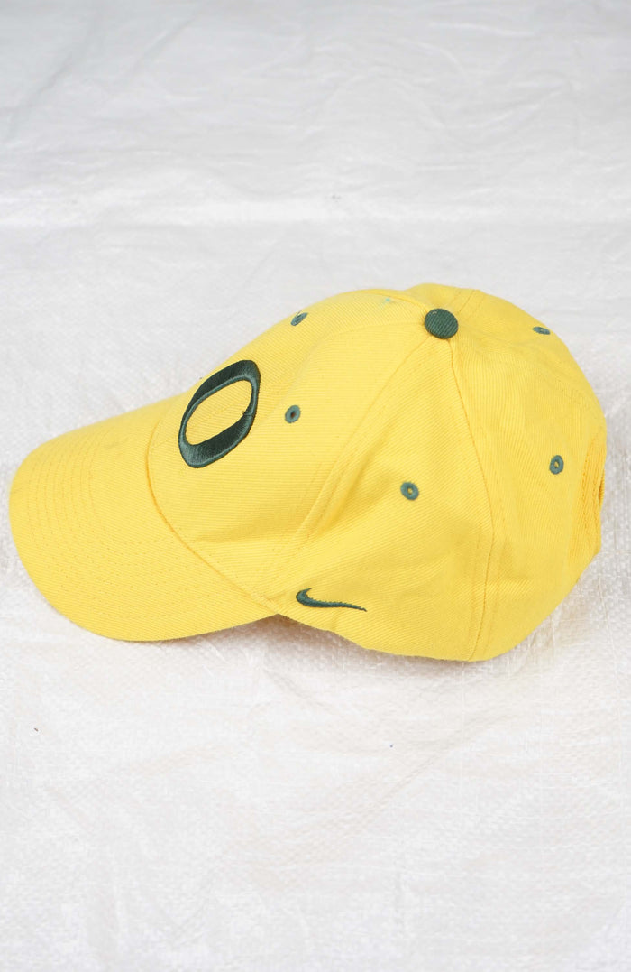 VINTAGE NIKE OREGON DUCKS HAT