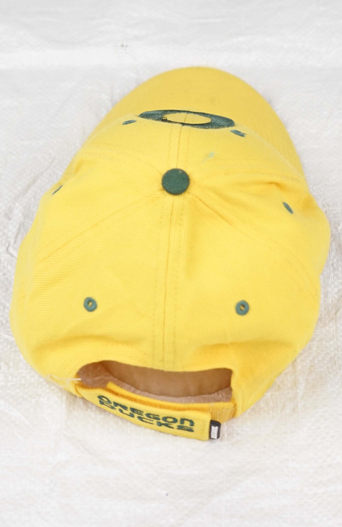 VINTAGE NIKE OREGON DUCKS HAT