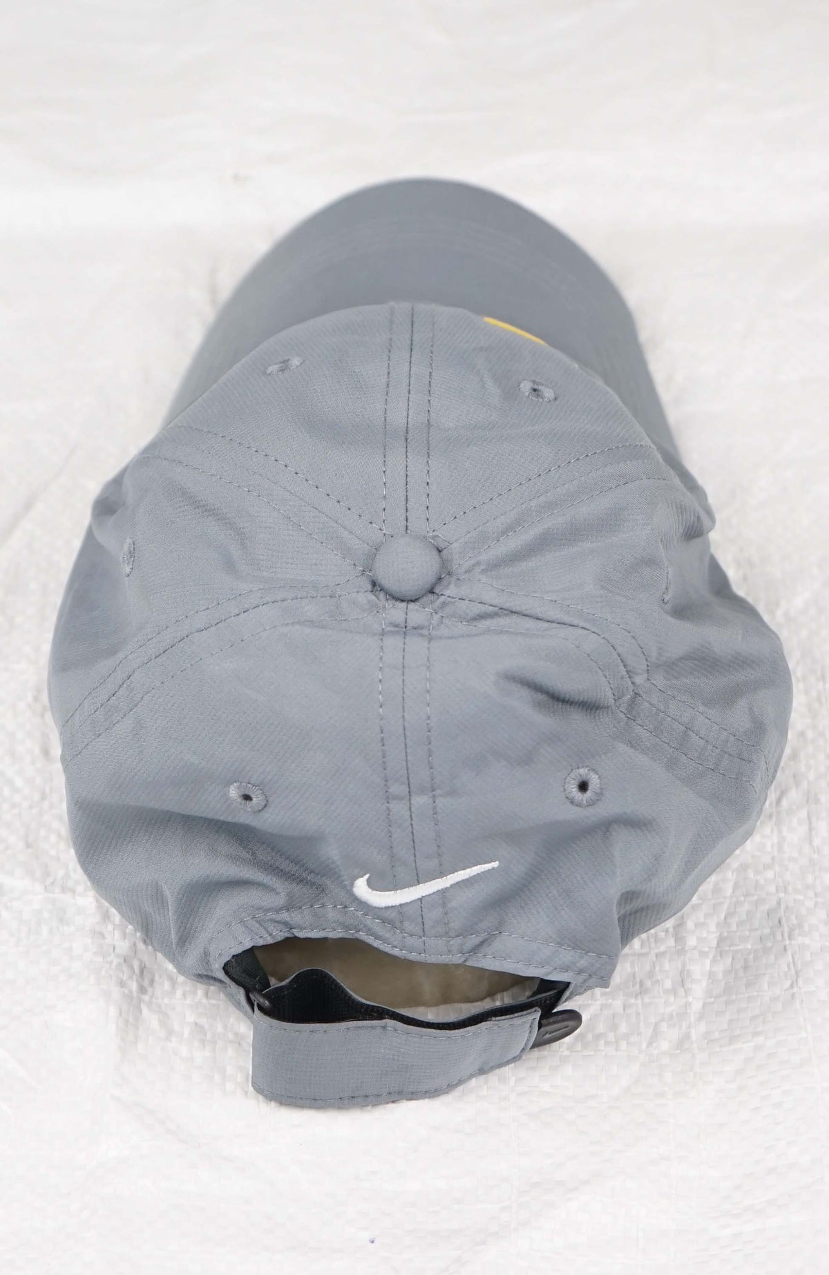 VINTAGE NIKE EY PARTHENON HAT