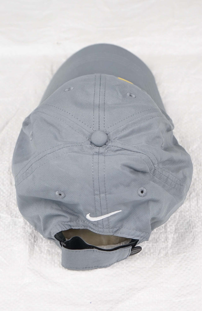 VINTAGE NIKE EY PARTHENON HAT