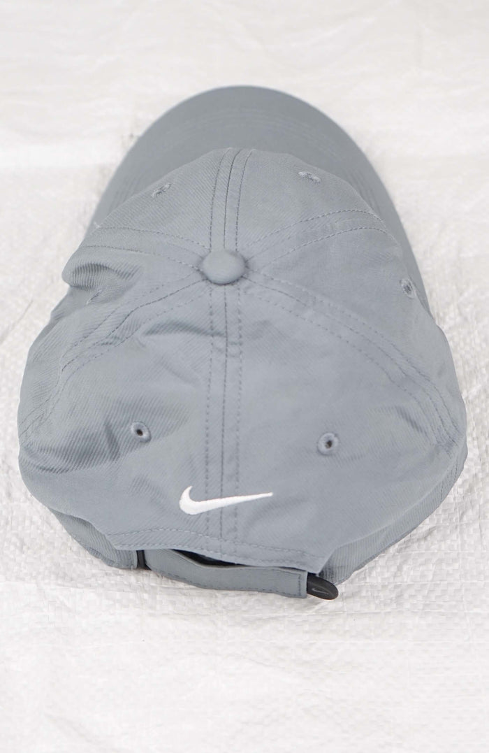 VINTAGE NIKE VANGUARD HAT