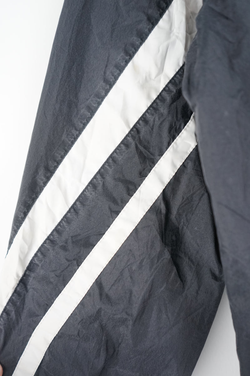 VINTAGE NIKE WINDBREAKER (L)