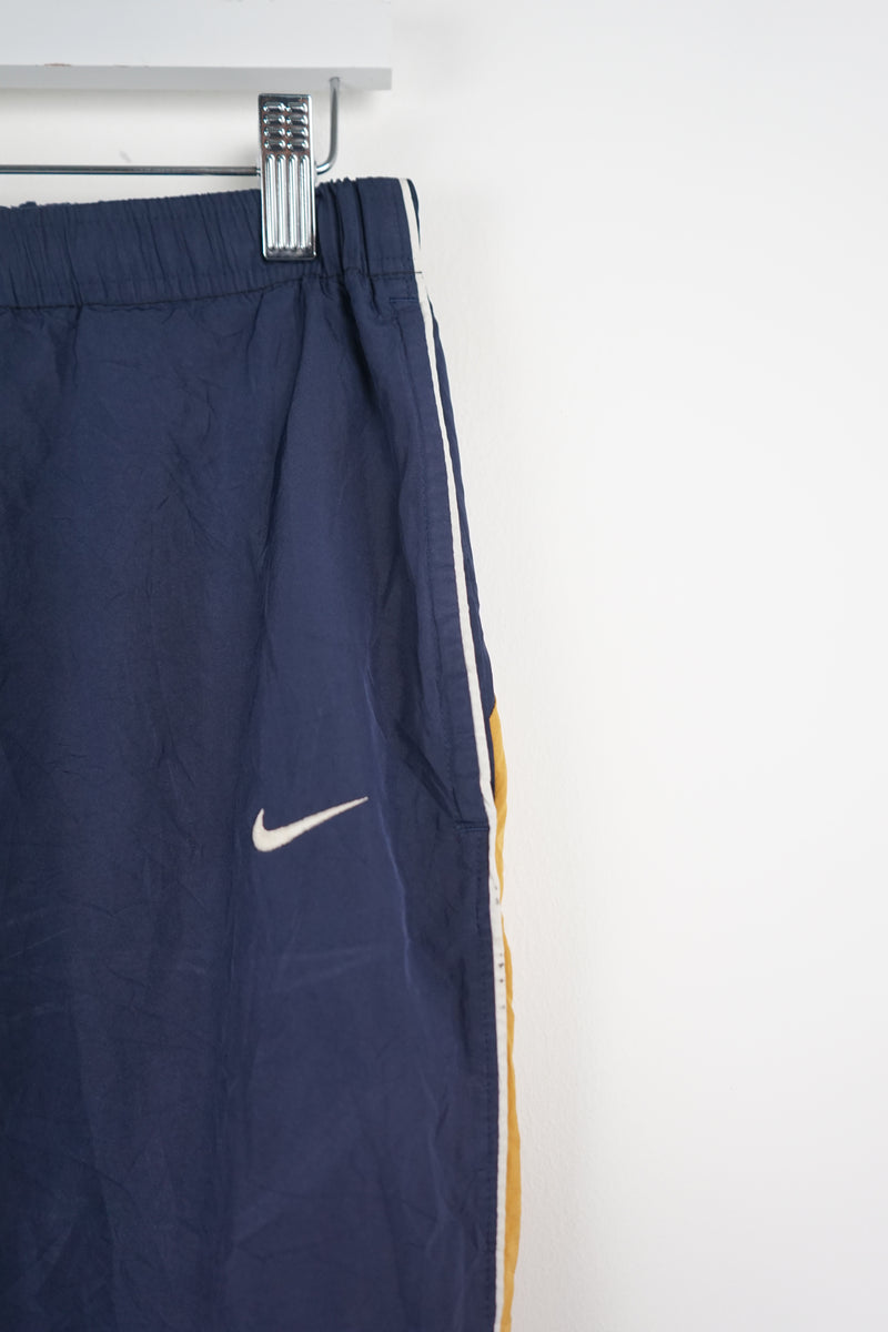 VINTAGE NIKE TRACK PANTS (M)