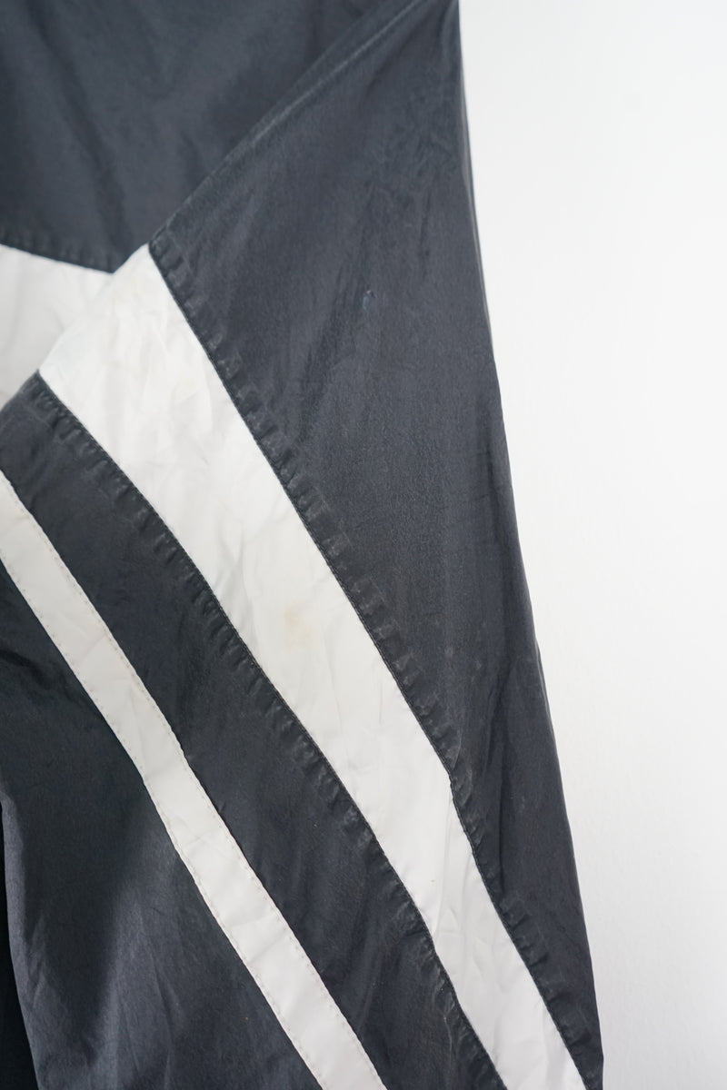 VINTAGE NIKE WINDBREAKER (L)
