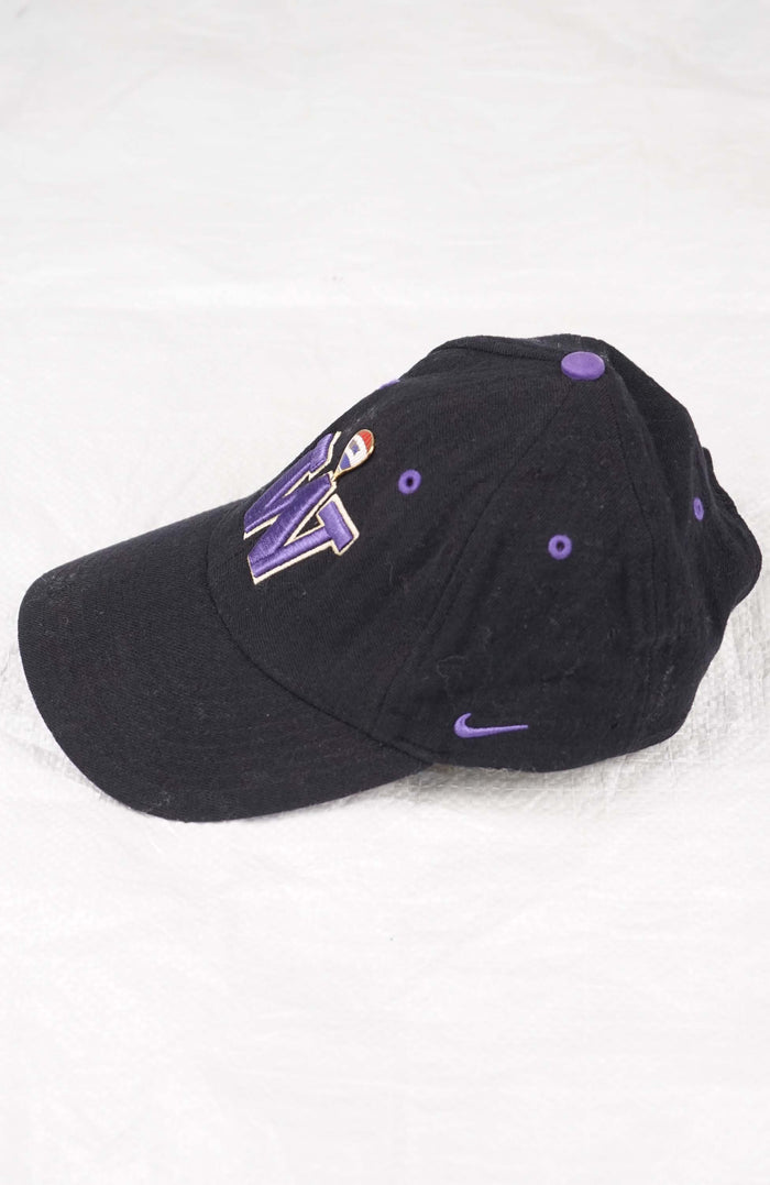 VINTAGE NIKE WASHINGTON HUSKIES HAT