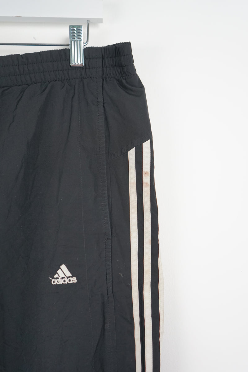 VINTAGE ADIDAS TRACK PANTS (L)