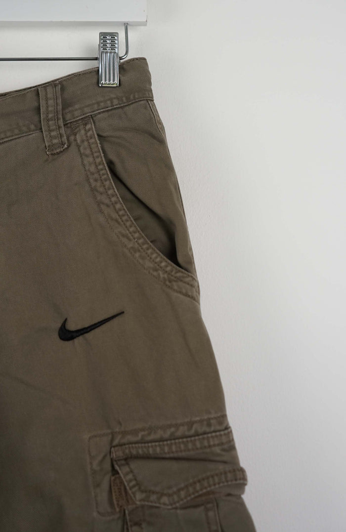VINTAGE REWORK CARGO SHORTS W28