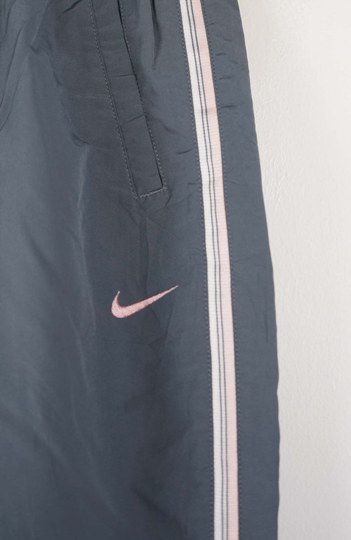 VINTAGE NIKE TRACK PANTS (S)