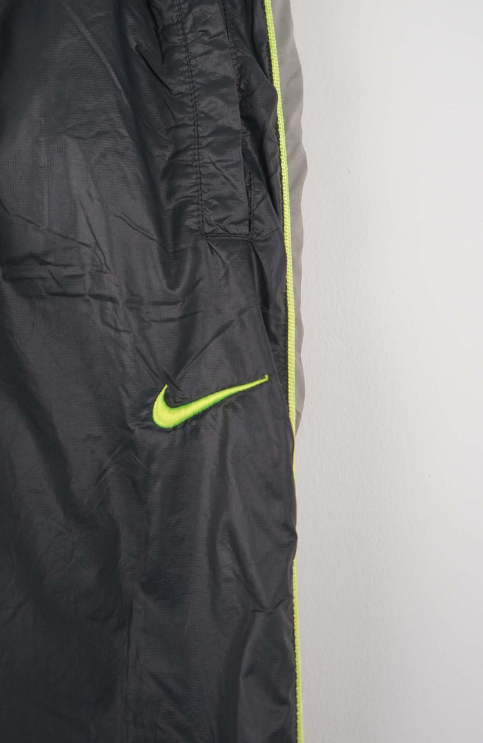 VINTAGE NIKE TRACK PANTS (M)