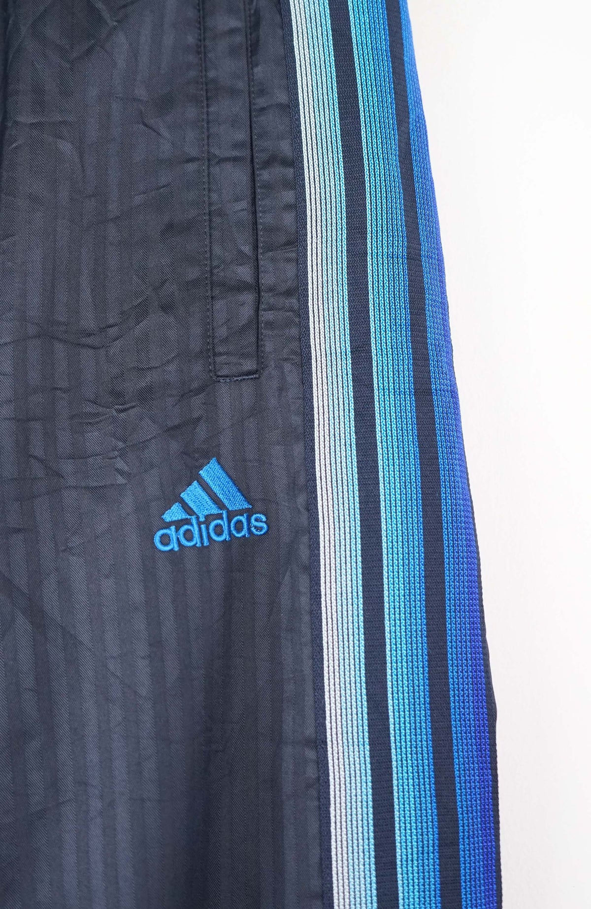 VINTAGE ADIDAS TRACK PANTS (M)