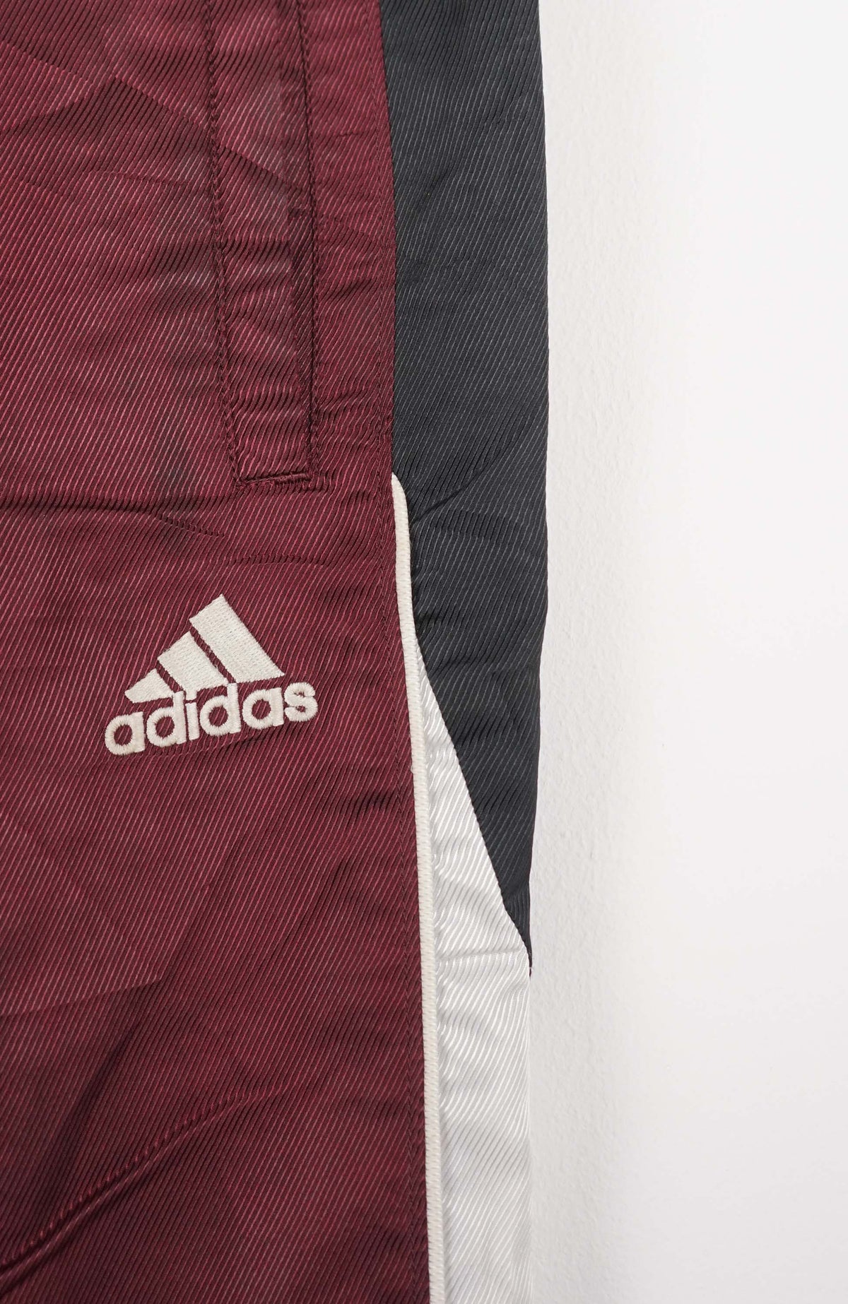 VINTAGE ADIDAS TRACK PANTS (M)