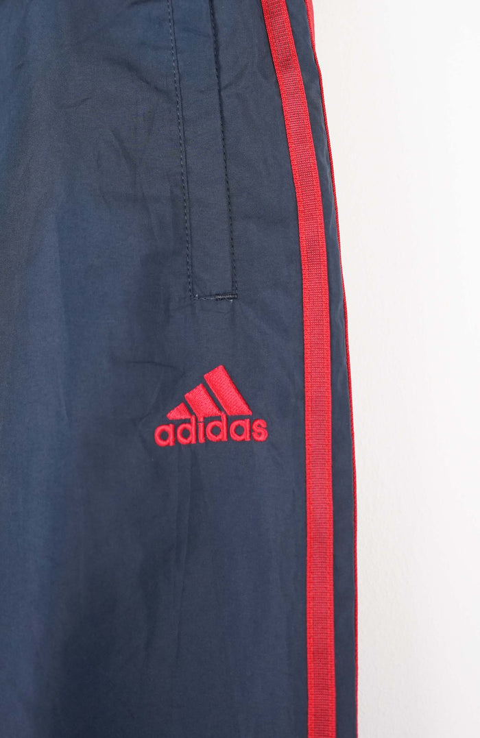 VINTAGE ADIDAS TRACK PANTS (L)