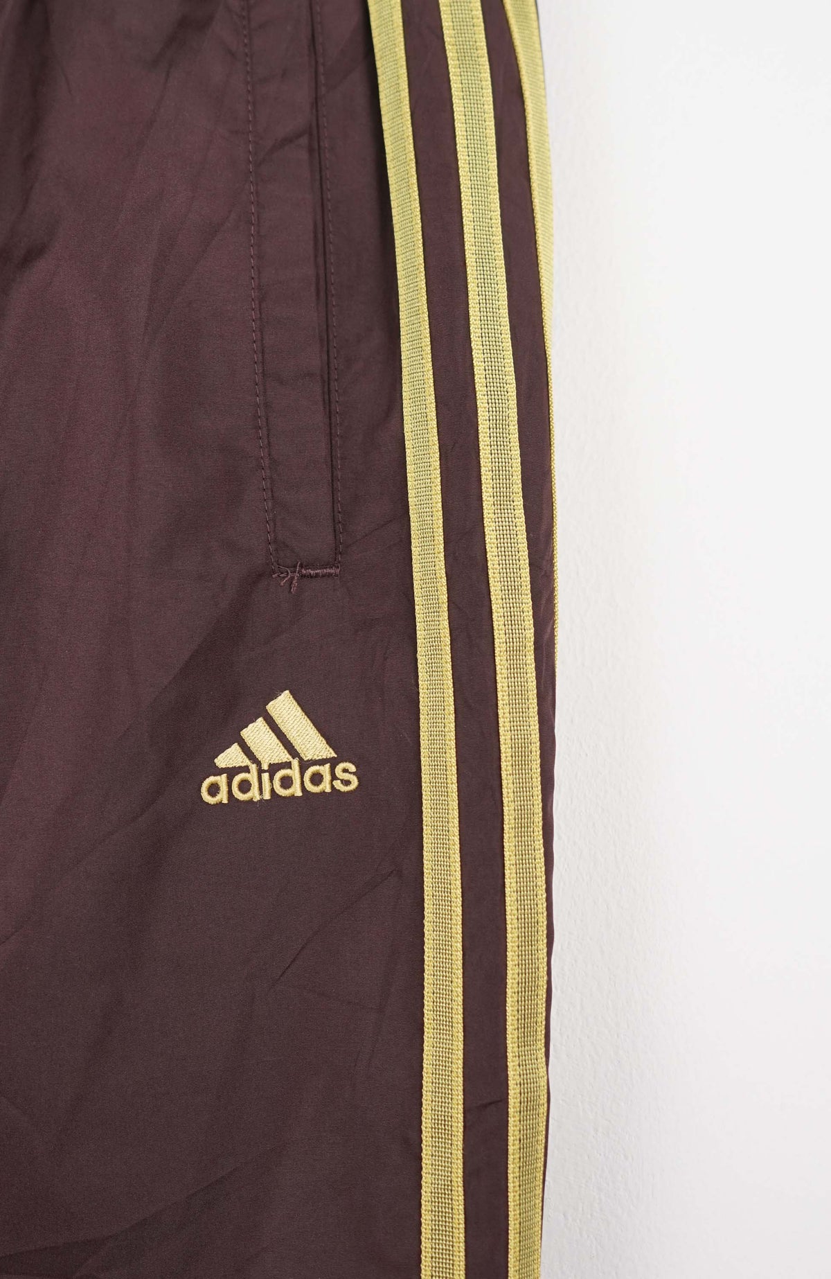 VINTAGE ADIDAS TRACK PANTS (S)