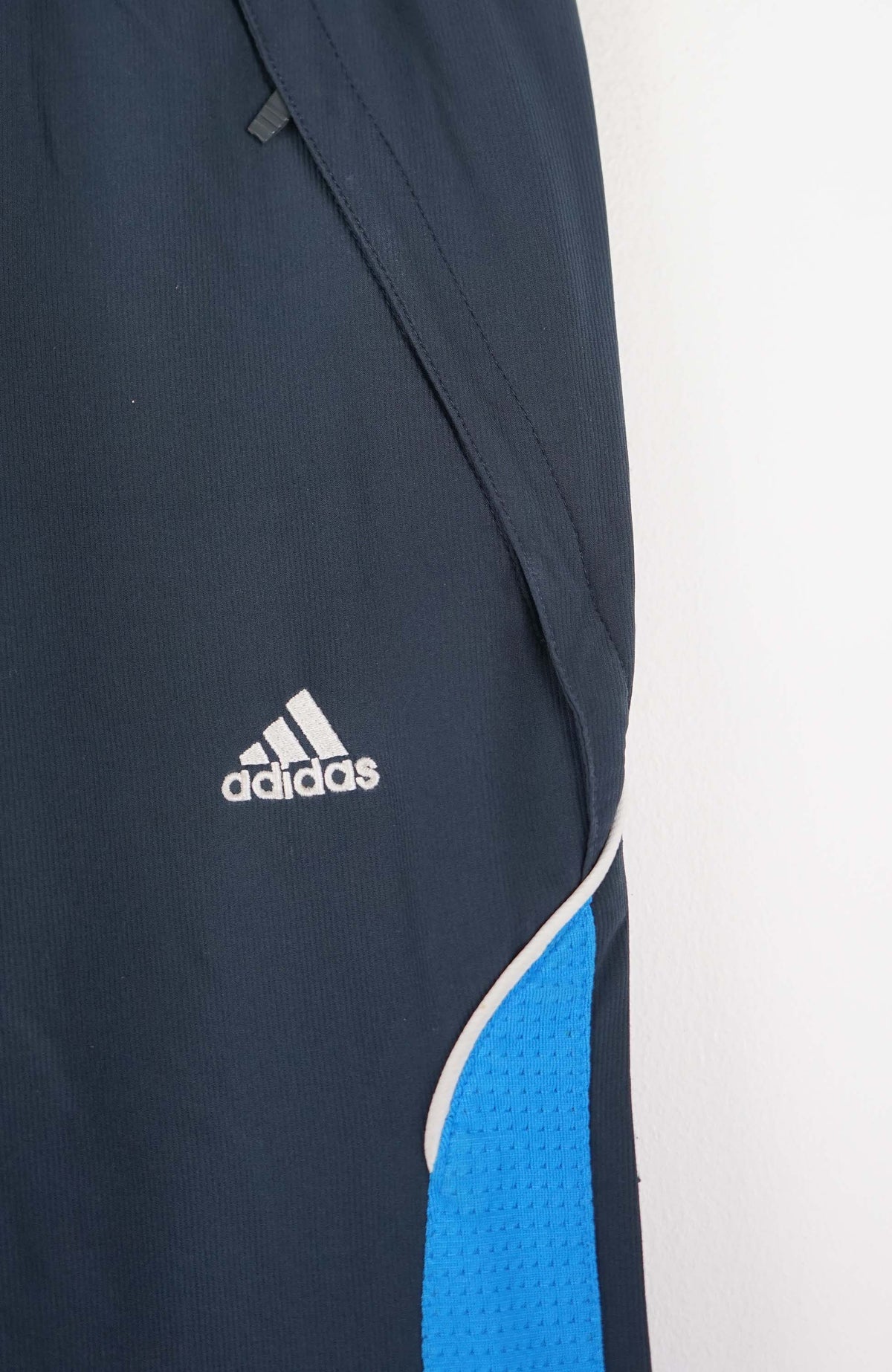 VINTAGE ADIDAS TRACK PANTS (M)