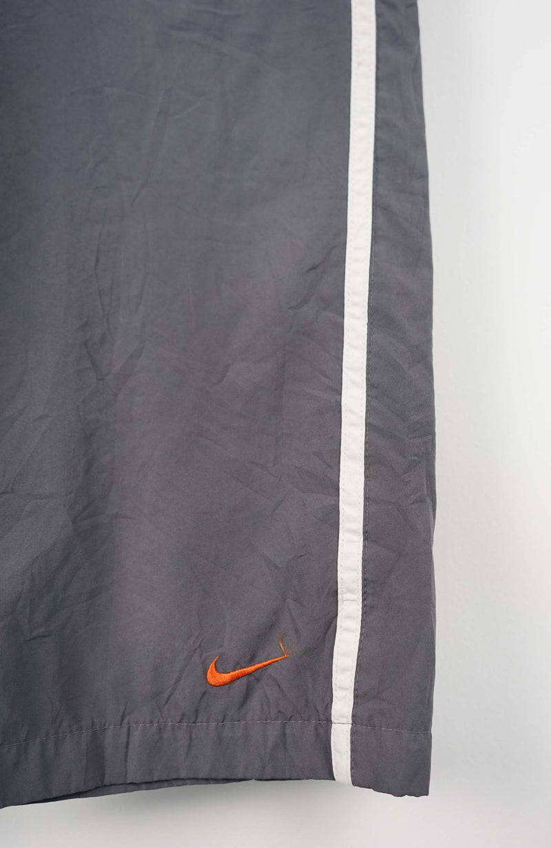 VINTAGE NIKE TRACK PANTS (S)