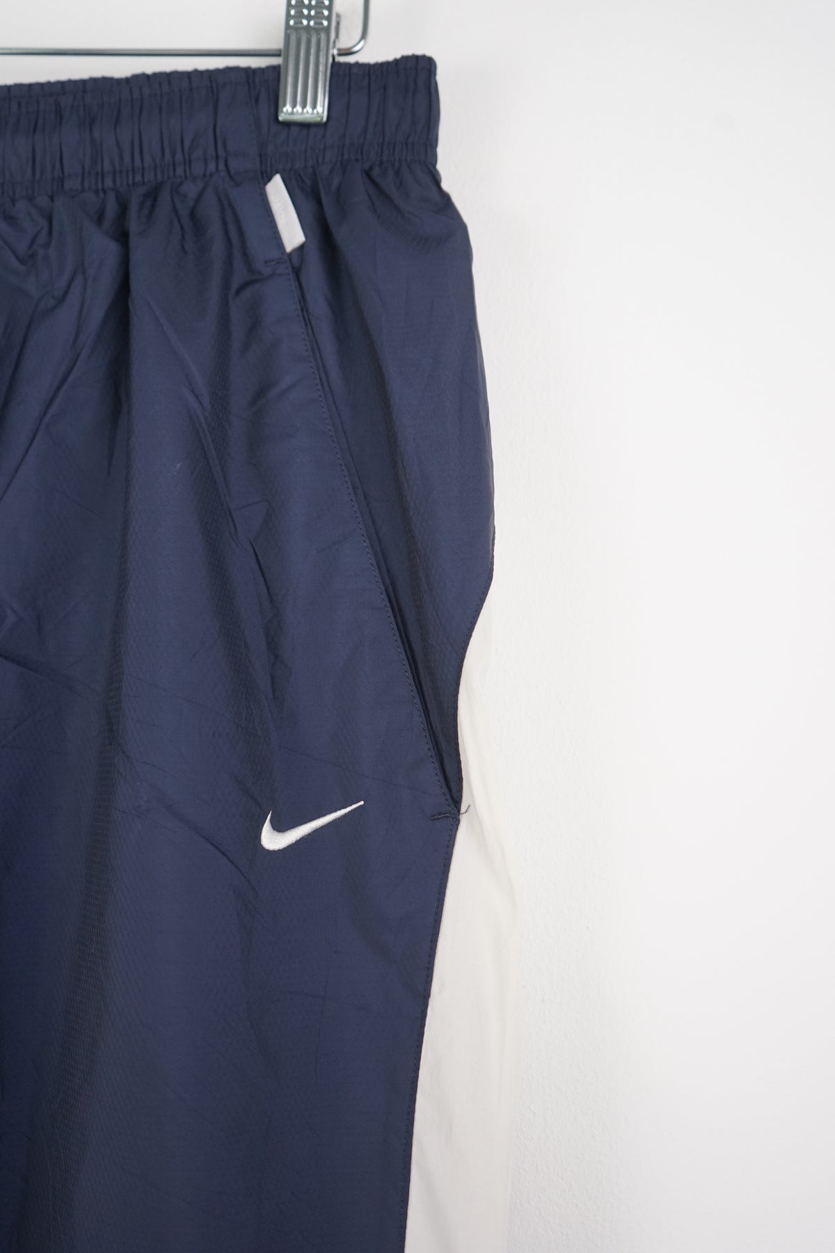VINTAGE NIKE TRACK PANTS (M)