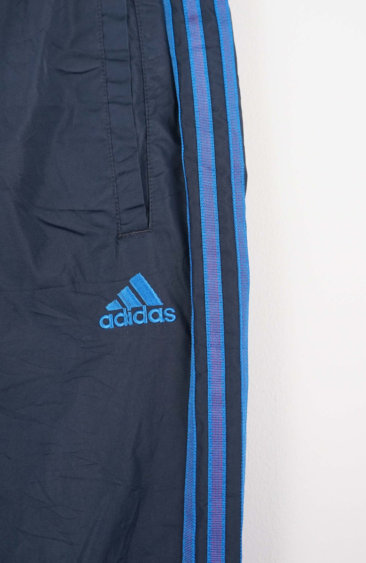 VINTAGE ADIDAS TRACK PANTS (M)