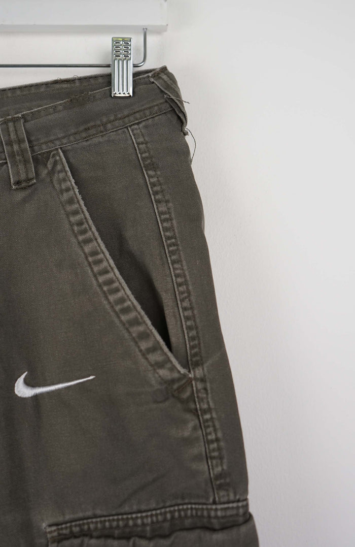 VINTAGE REWORK CARGO SHORTS W29