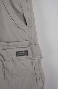 VINTAGE WRANGLER CARGO SHORTS W31
