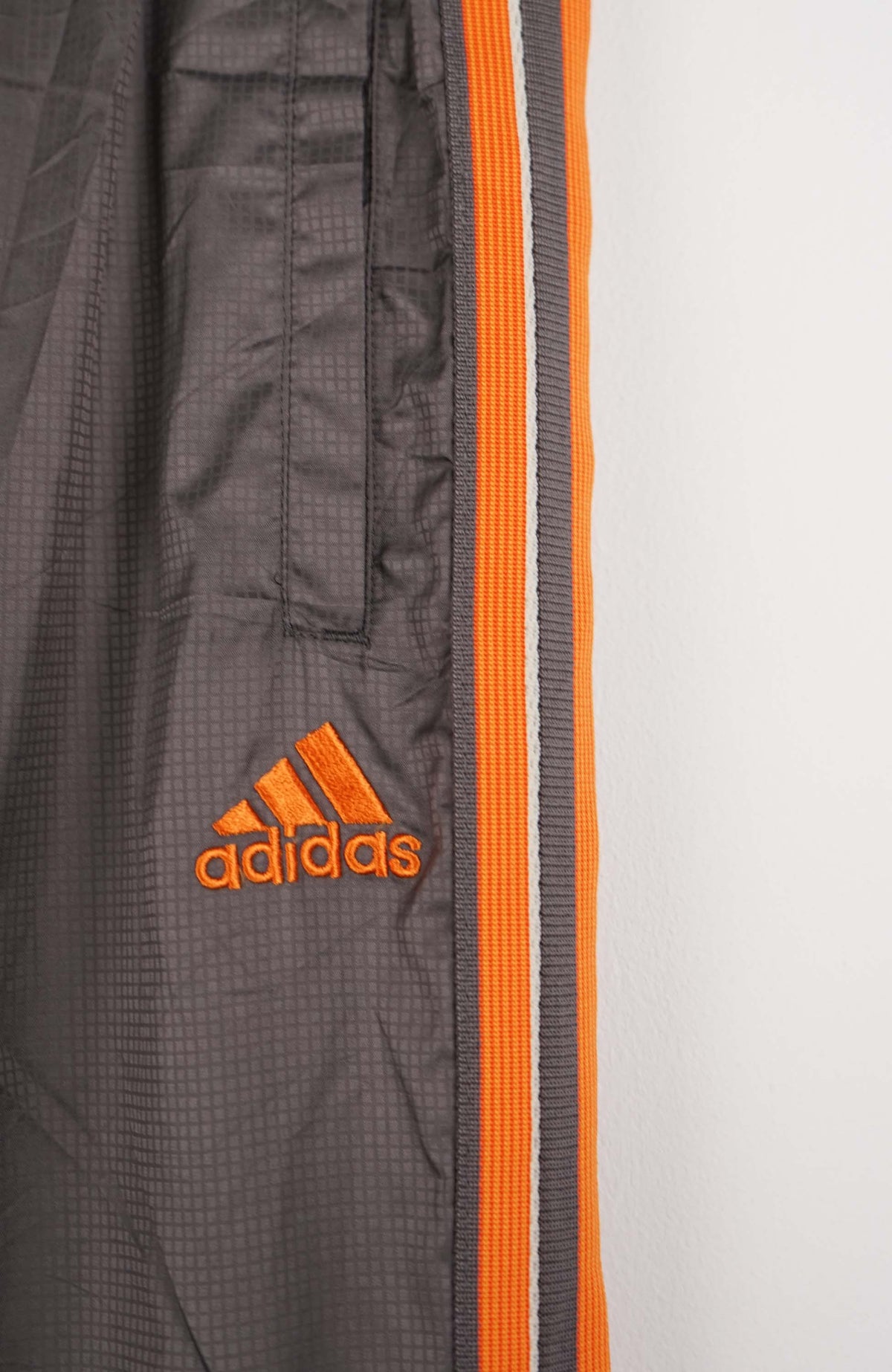 VINTAGE ADIDAS TRACK PANTS (S)