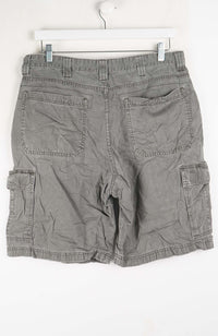 VINTAGE WRANGLER CARGO SHORTS W32