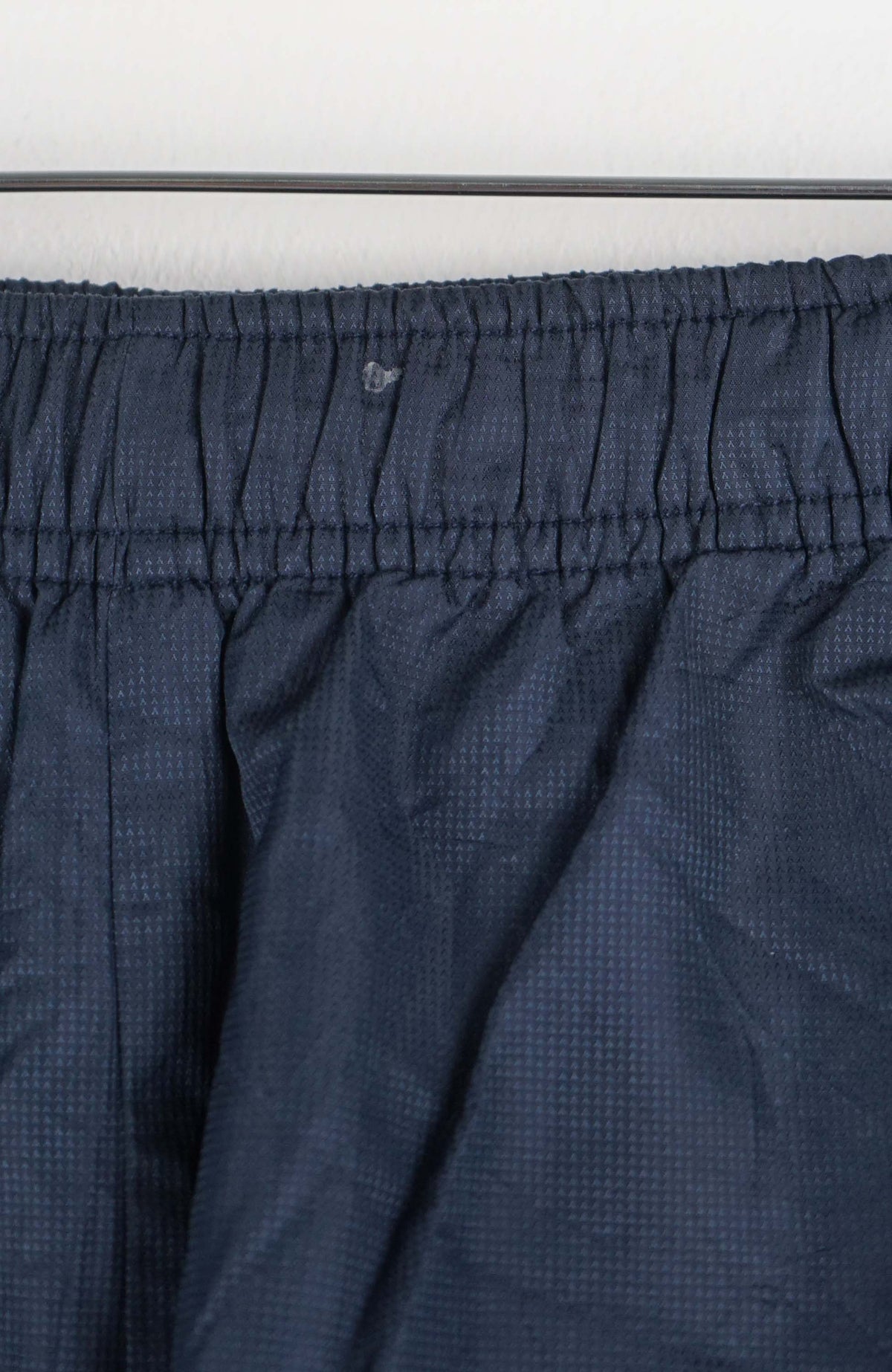 VINTAGE NIKE TRACK PANT SHORTS (M)