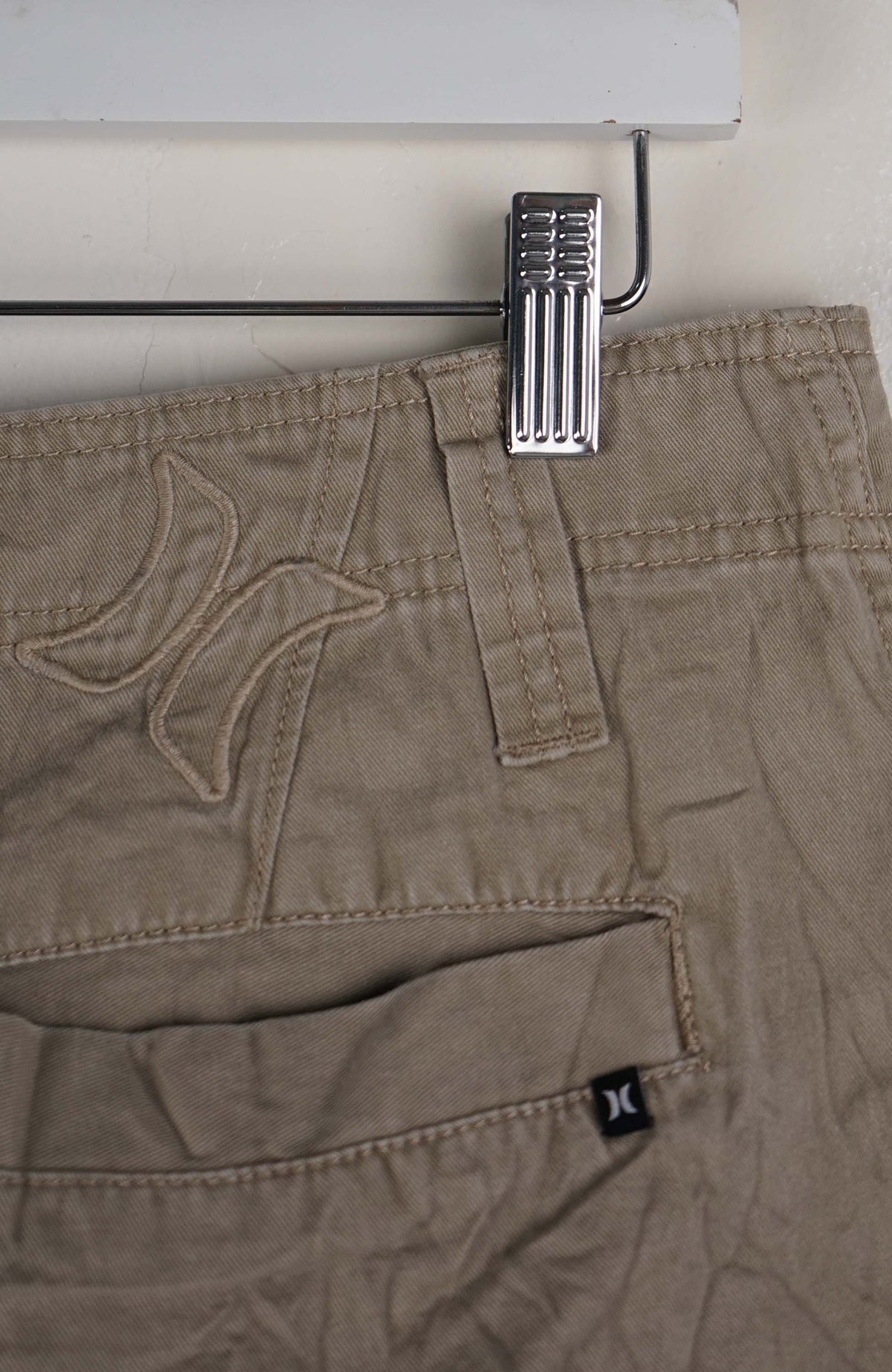 VINTAGE HURLEY CARGO SHORTS W37