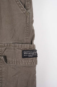 VINTAGE WRANGLER CARGO SHORTS W33