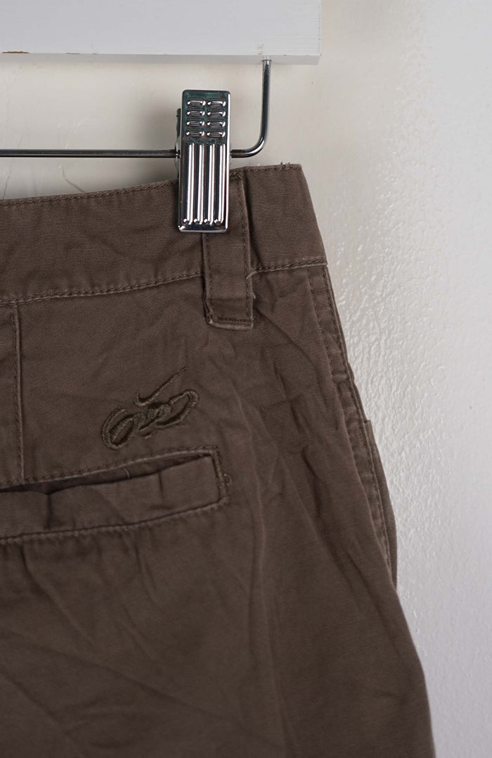 VINTAGE NIKE CARGO SHORTS W28